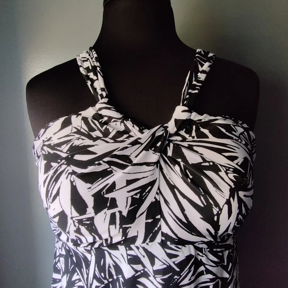 *NWOT* Coastal Blue Crossed Palm Leaf Tankini - Picture 3 of 6